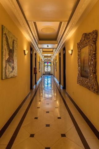 Golden Tulip Stonetown Boutique