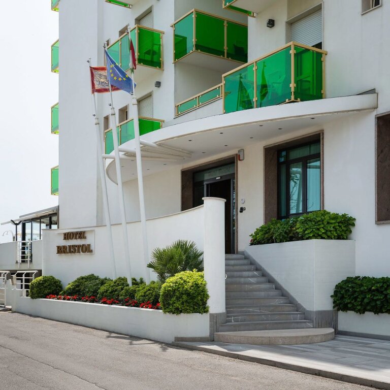 Hotel Bristol