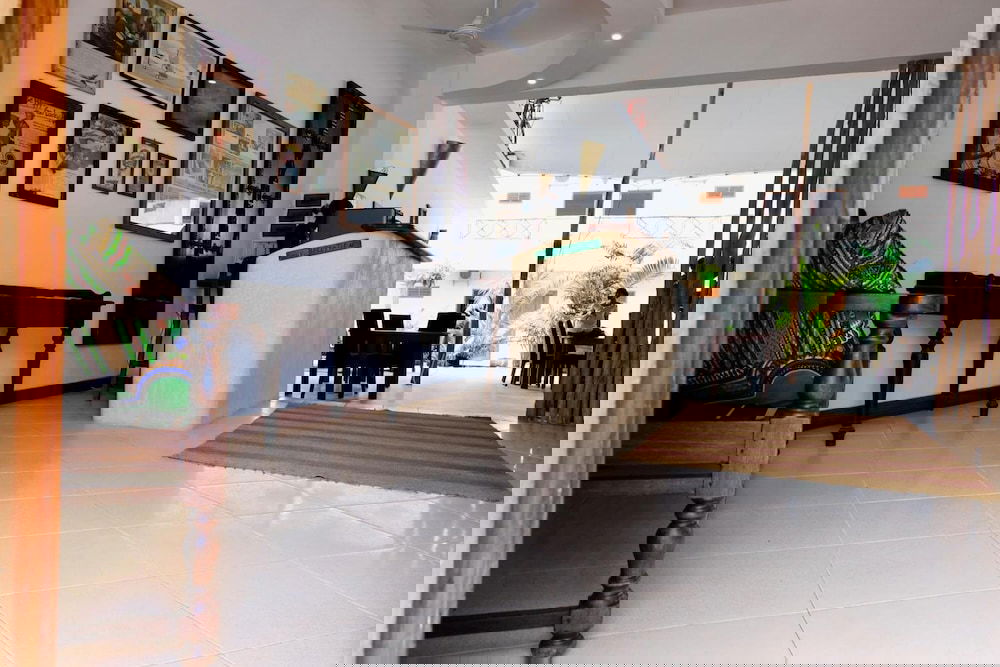 Hotel 27 Cafe Zanzibar Airport