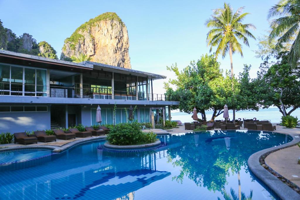 Sand Sea Resort