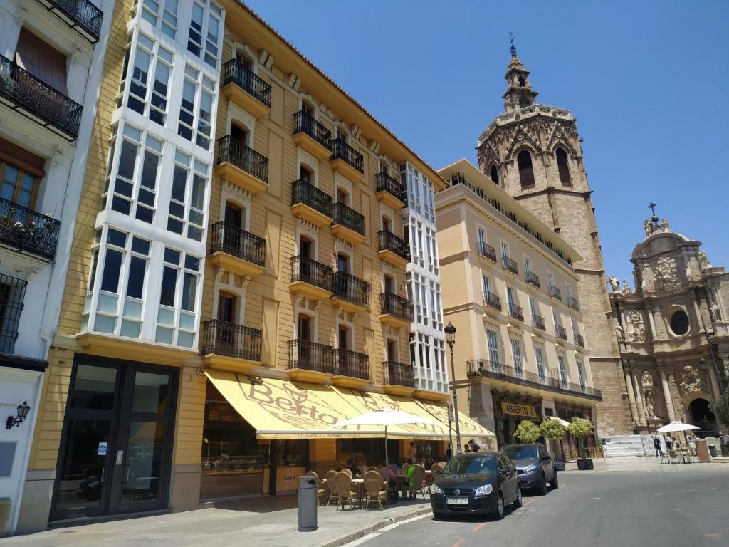 Hotel Flats Friends Plaza De La Reina