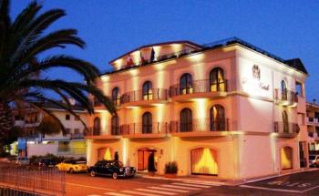 Bram Hotel