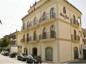 Bram Hotel