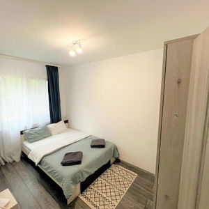 Hotel 3 Rooms Apartment Airy & Bright Garden cazare Iasi