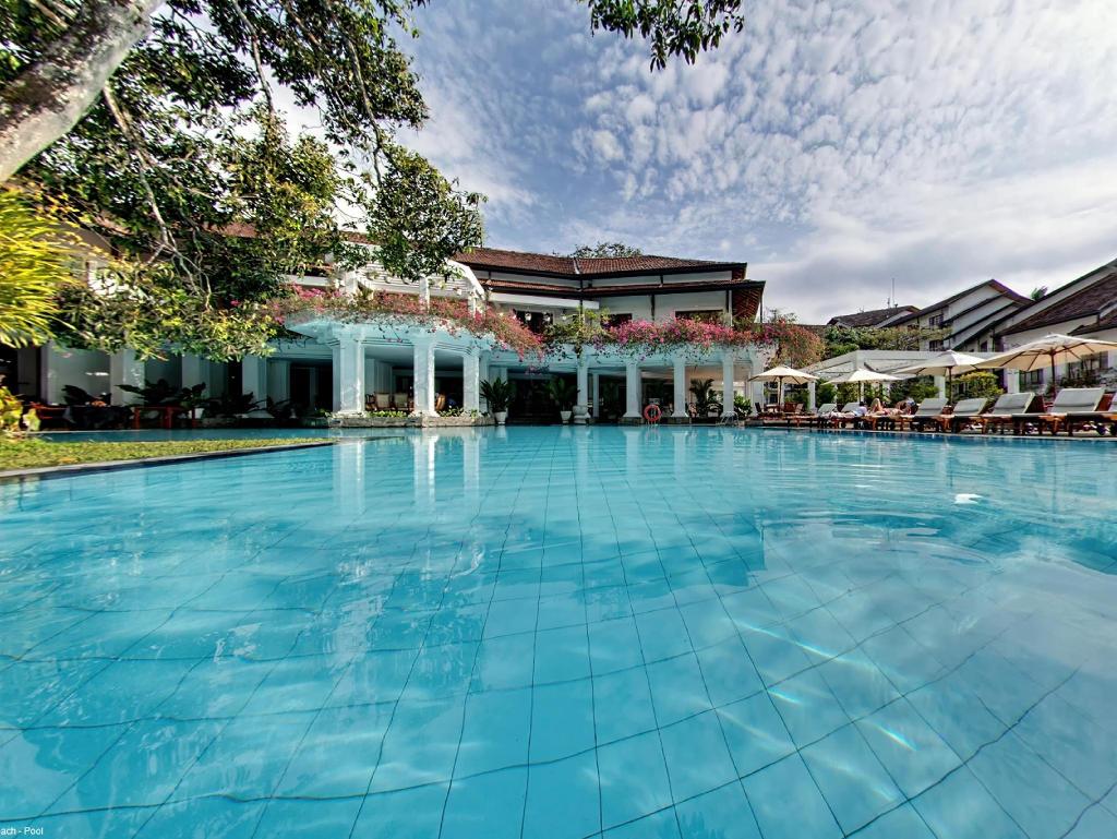 Hotel Mahaweli Reach Hotel