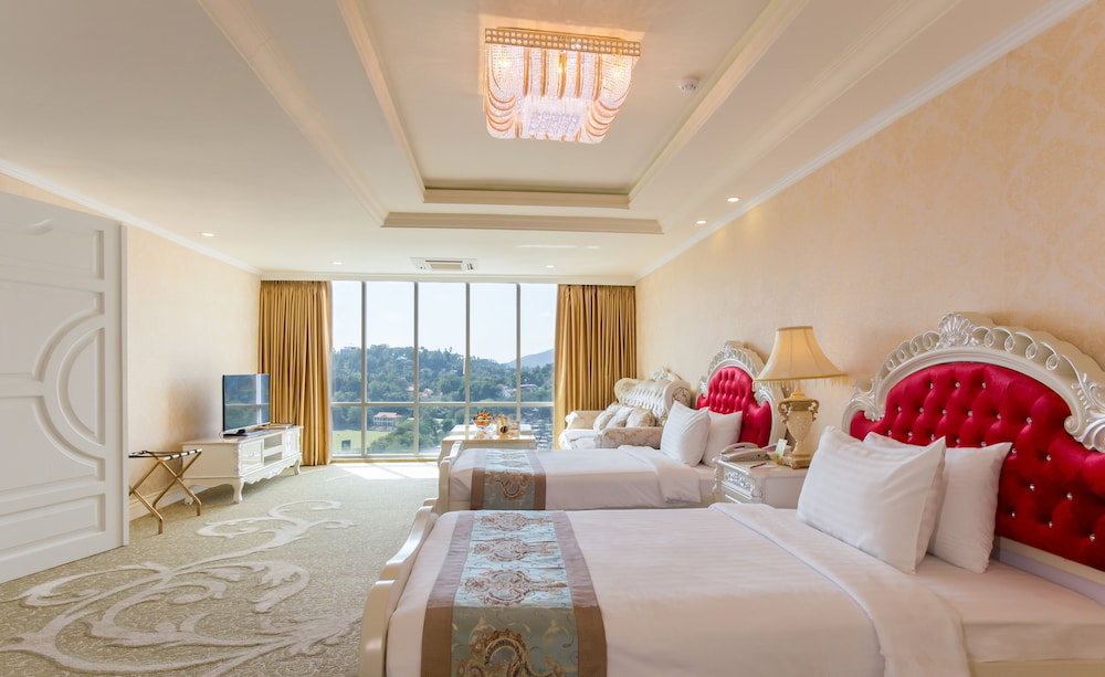 The Grand Kandyan Hotel