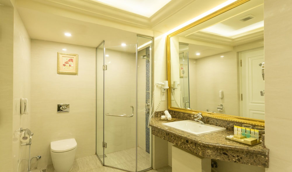 The Grand Kandyan Hotel