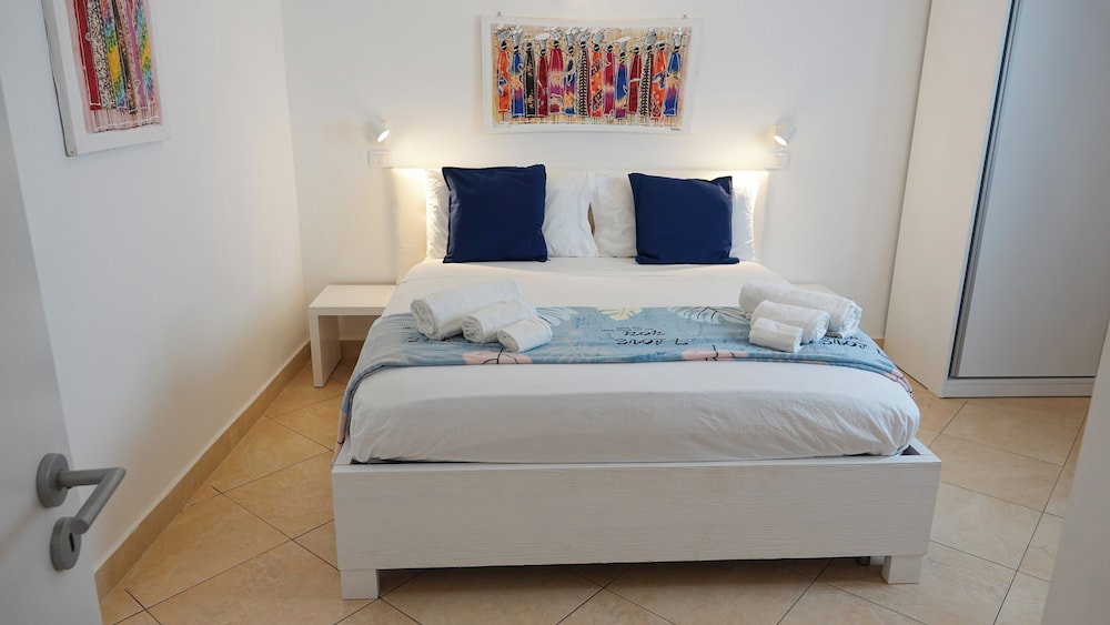 Branco Suites