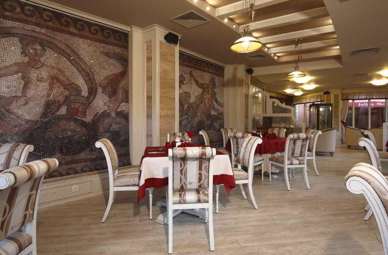 Club Central Hotel