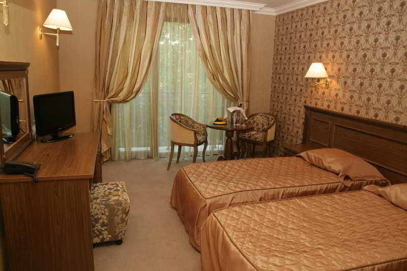 Club Central Hotel