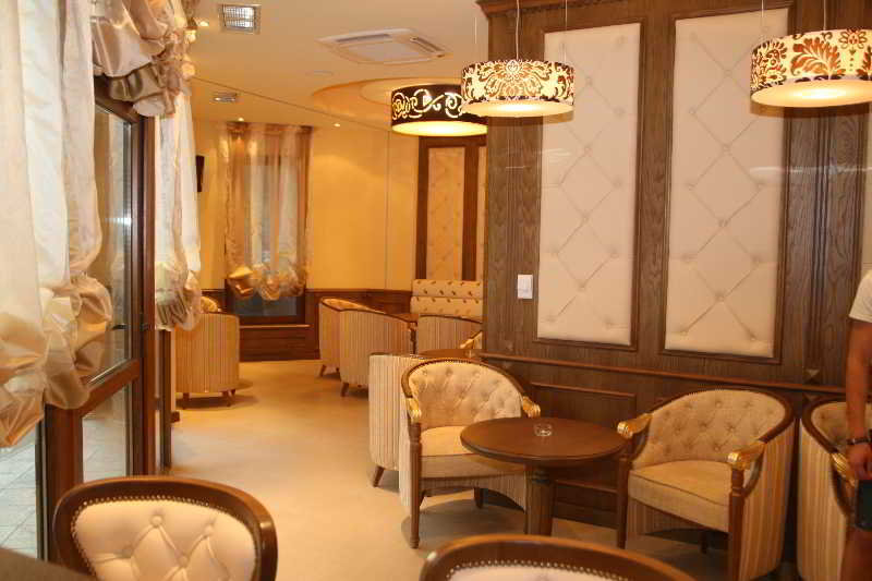 Club Central Hotel