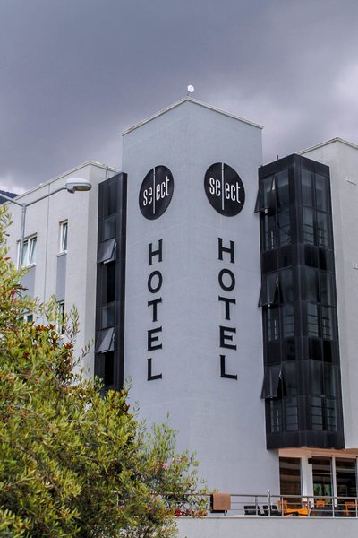 Select Hill Hotel