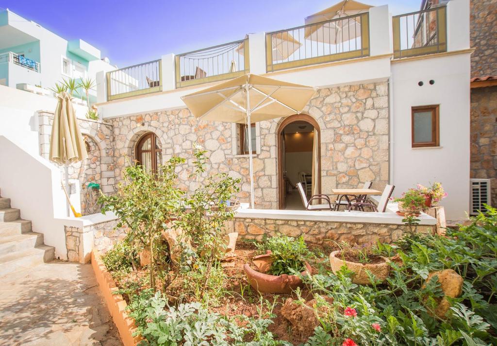 Hotel W Suites by Estia ex Camelot