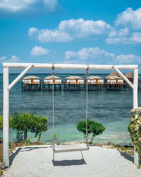 Le Mersenne Zanzibar, Autograph Collection