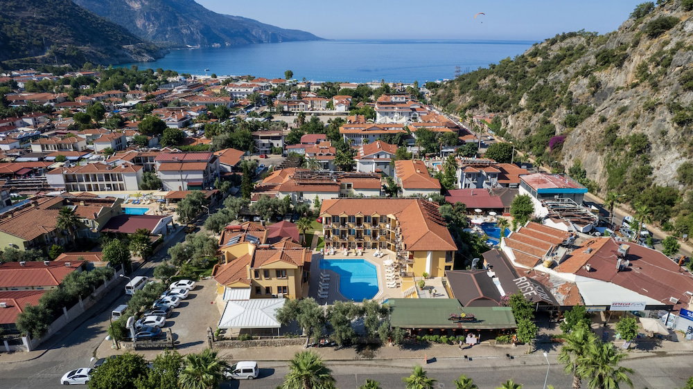 Hotel Belcehan Beach Hotel