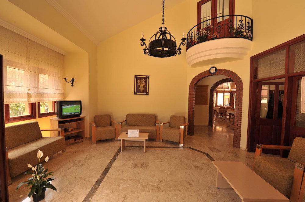 Belcehan Beach Hotel