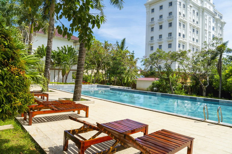 The Tahiti Beach Hotel