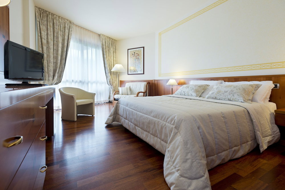 Savoy Beach Hotel And Thermal Spa