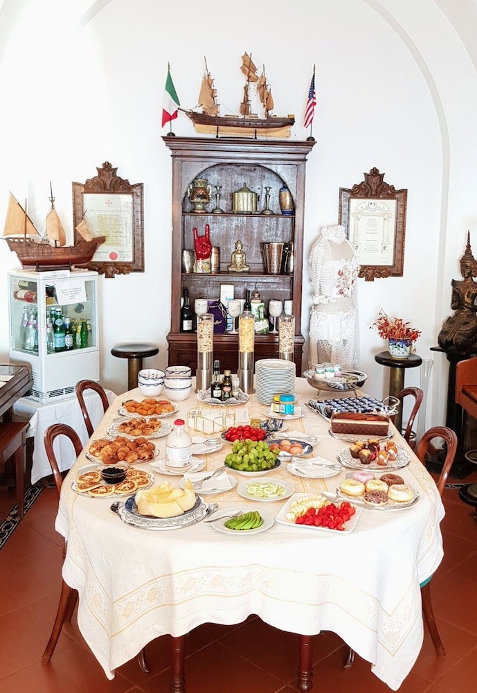 Hotel La Casa Di Peppe Guest House & Villa