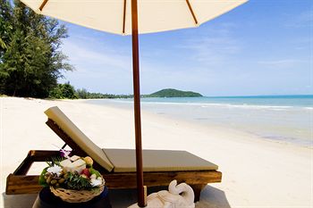 Hotel Kanok Buri Resort