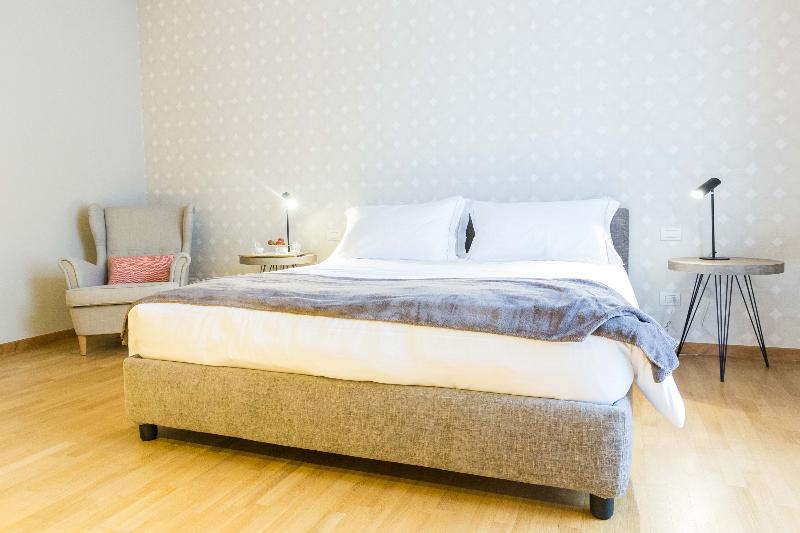 Hotel 200 Rooms & Terrace