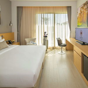 Hotel Eastin Thana City Golf Resort Bangkok cazare Samut Prakan