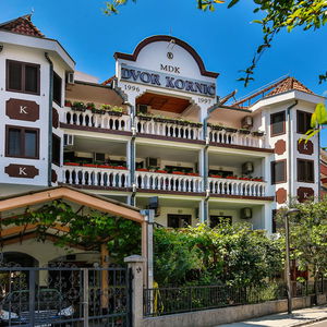 Hotel Villa Dvor Kornic cazare Budva