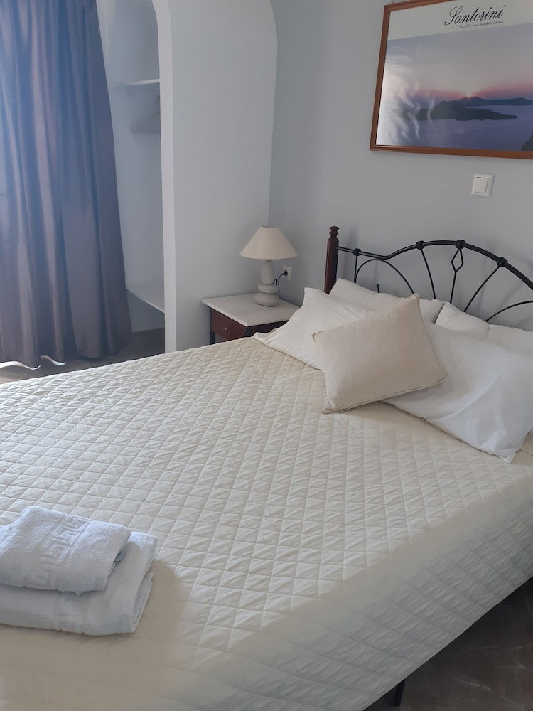 Hotel Emmanouela Studios