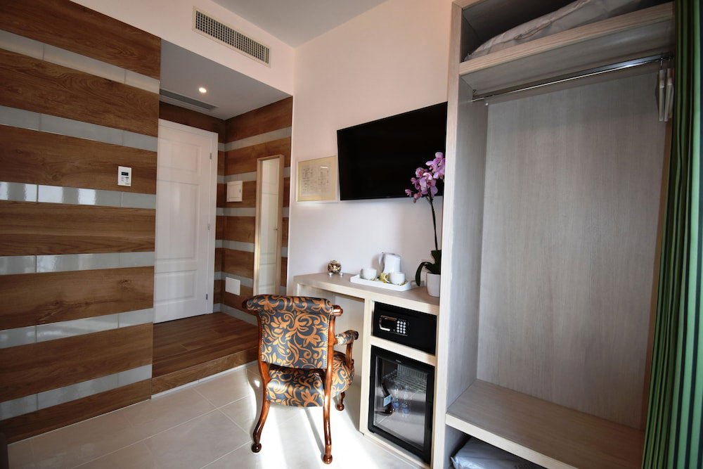 Melody Sorrento Suites