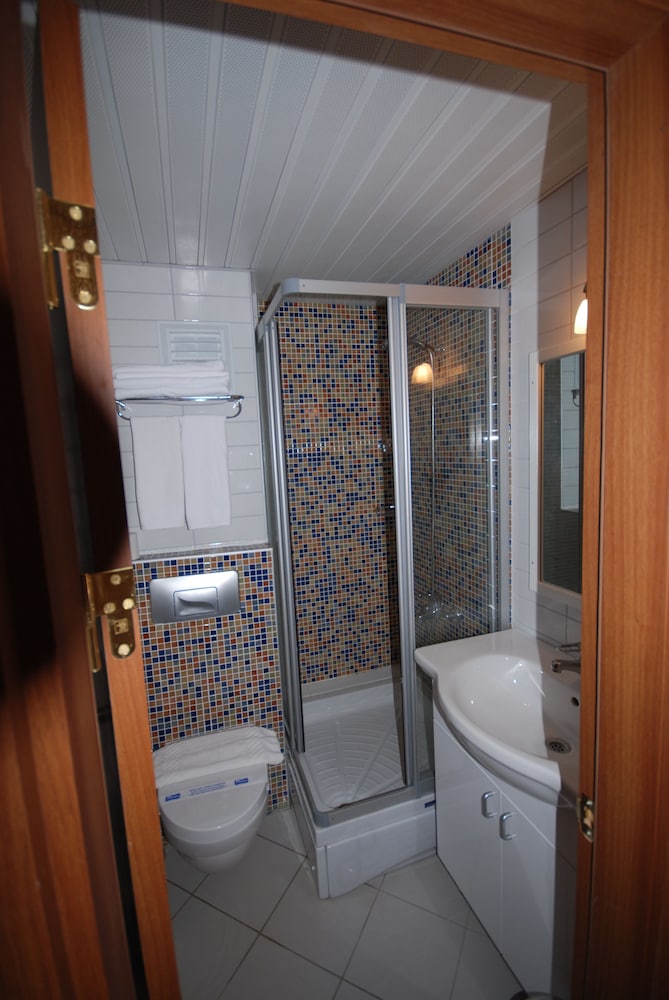Perdikia Beach Hotel