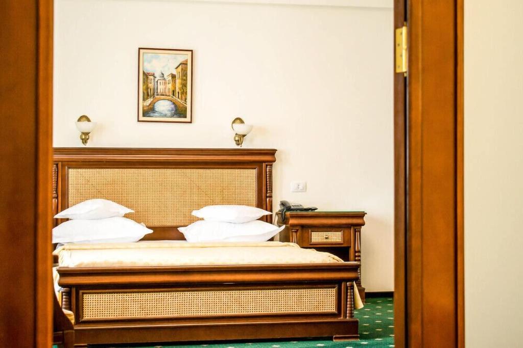 Victoria Hotel