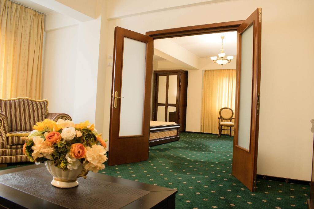 Victoria Hotel
