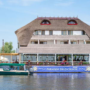 Hotel Paradise Delta House cazare Crisan