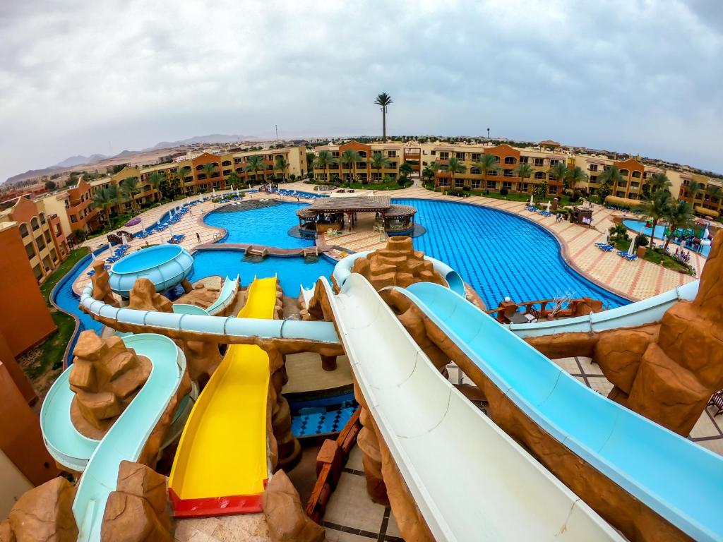 dal travel Romance Regency Club