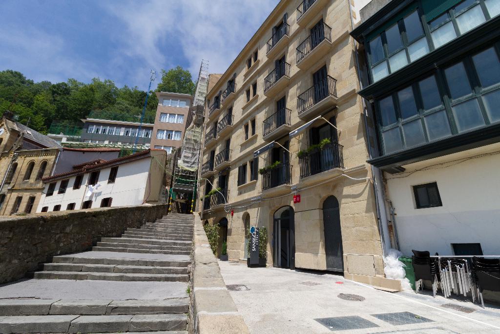 Sansebay Hotel