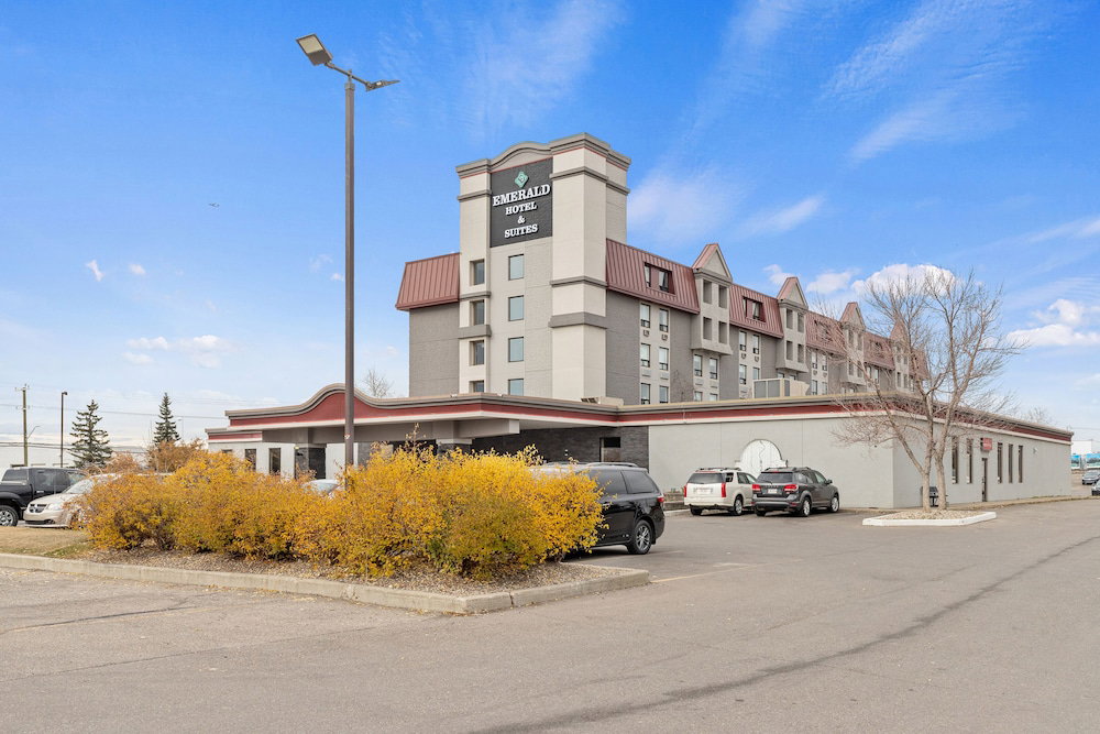Hotel Emerald Hotel And Suites