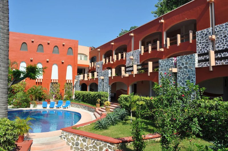 Hotel Zihua Caracol