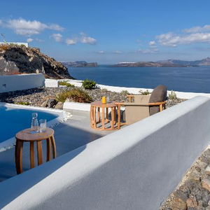 Sejur Neptune Luxury Spa Suites vacanta Santorini