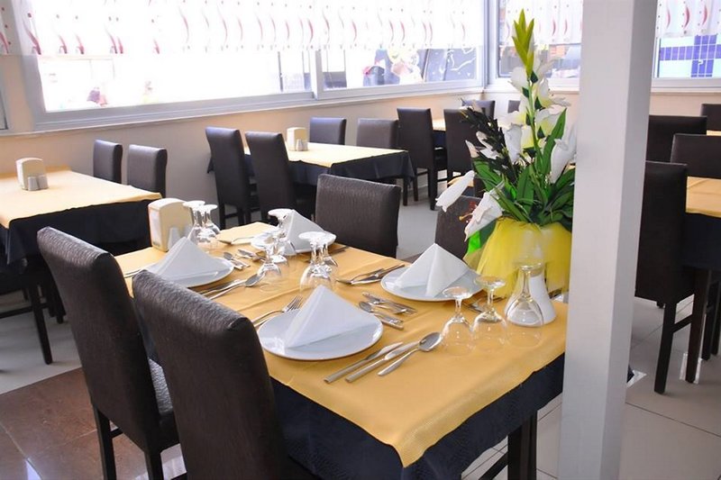 Club Bayar Beach Hotel
