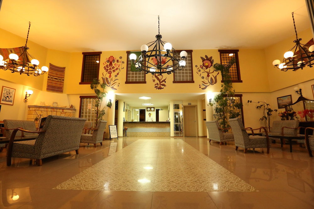 Mavruka Hotel