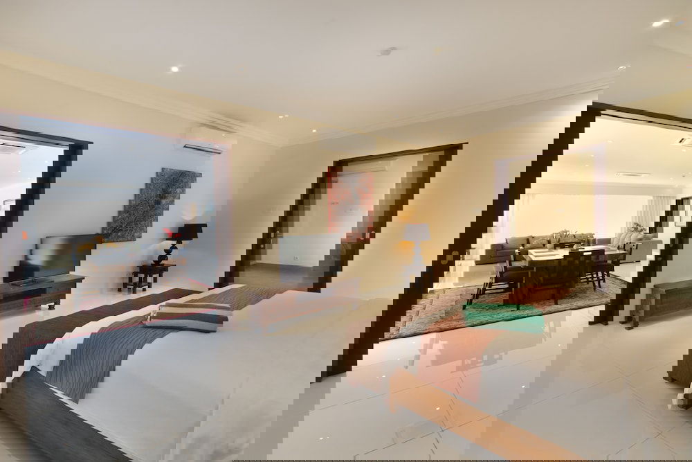 Hotel Peninsula Bay Resort