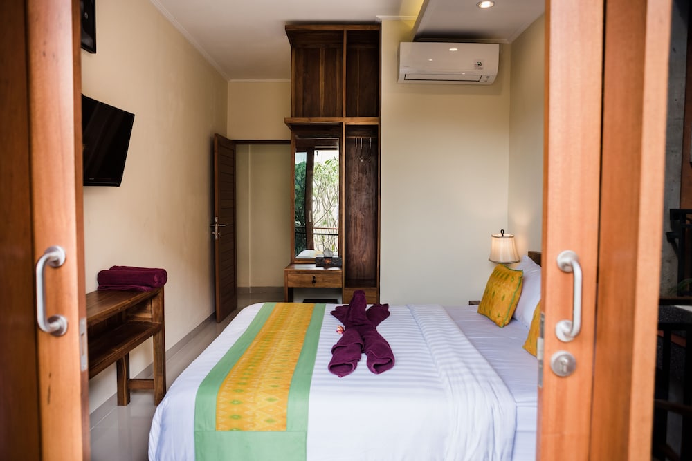 Hotel Tebesaya Homestay