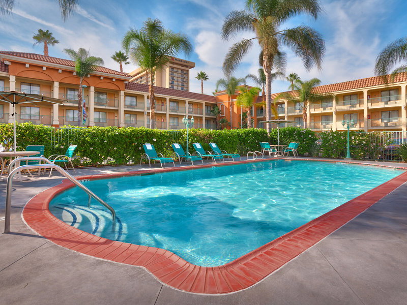 Hotel Cortona Inn And Suites Anaheim Resort
