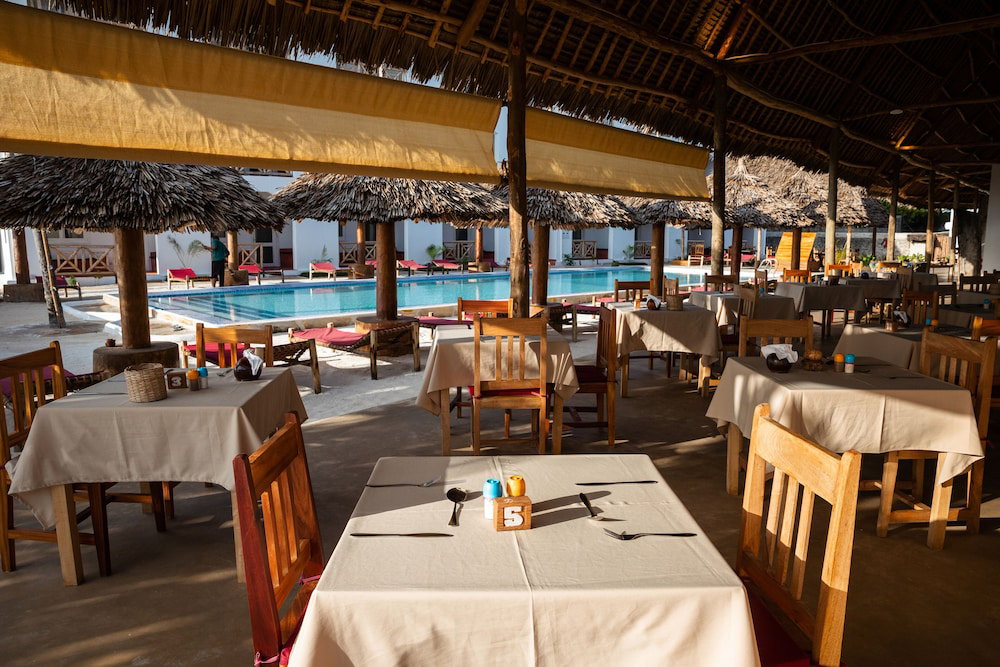 Ahg Sun Bay Mlilile Beach Hotel