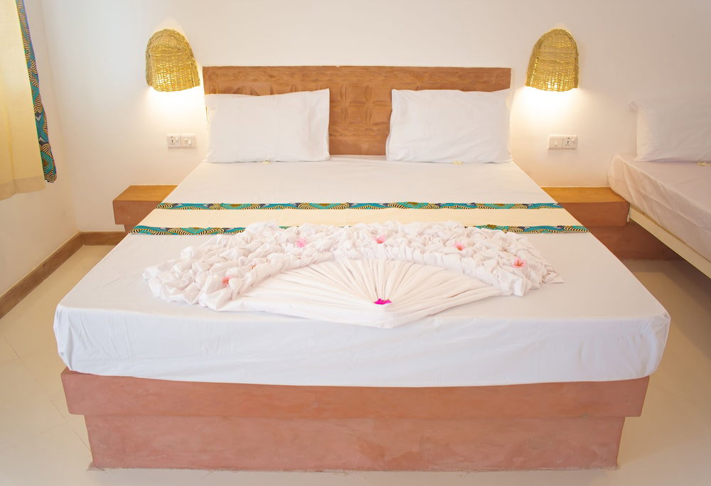 Ahg Sun Bay Mlilile Beach Hotel