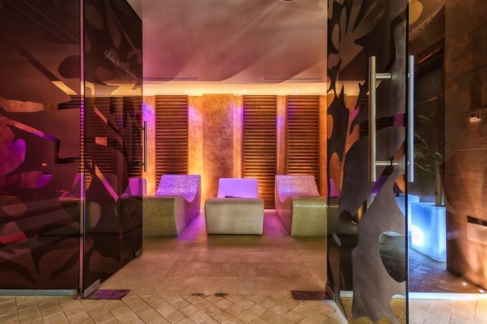 Hotel Roman Plaza