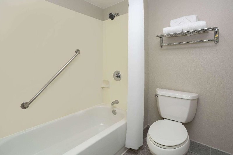 Hotel Days Inn And Suites By Wyndham Denver International Airport