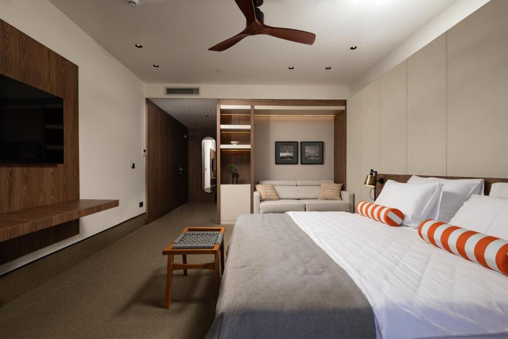 Infinity Hotel And More
