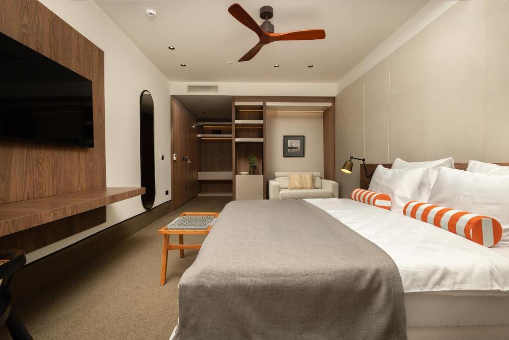 Infinity Hotel And More