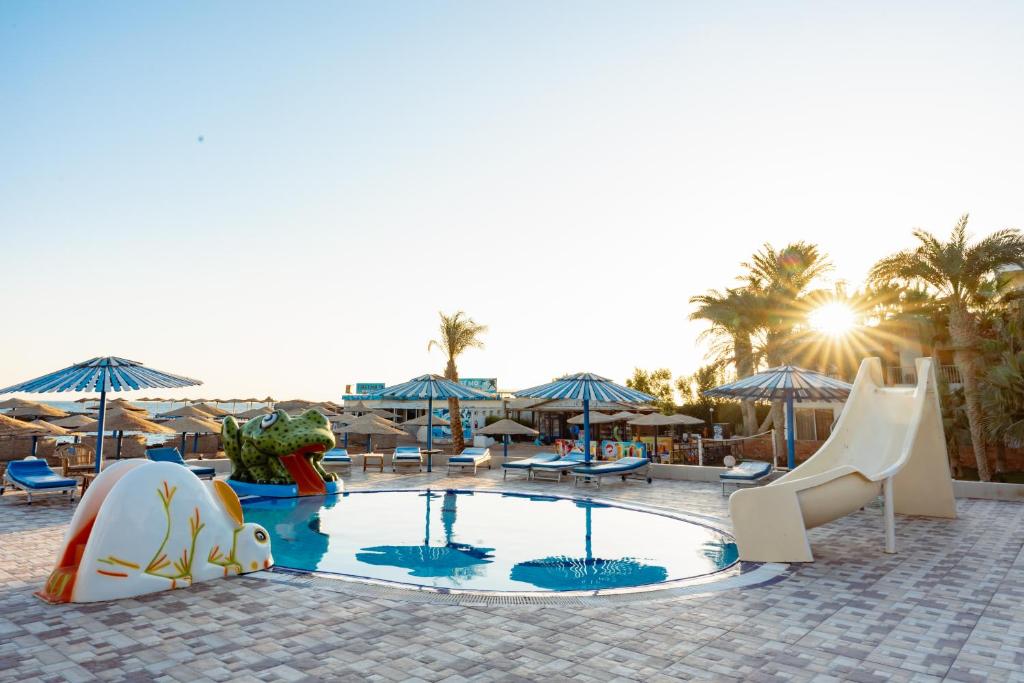 dal travel Empire Beach Aqua Park